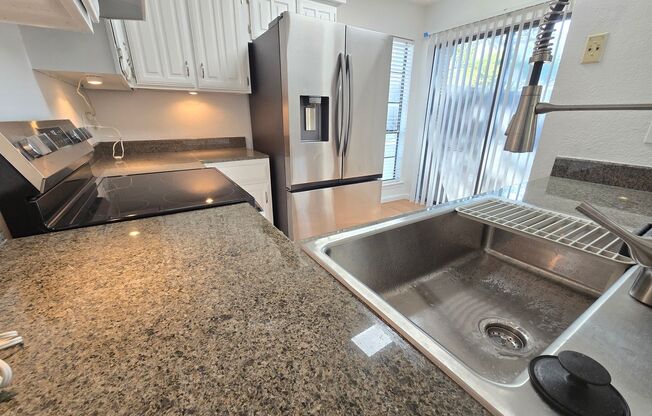 Updated Townhome Condo in Prime Location!