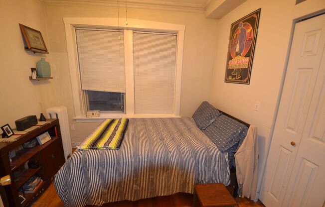 1946 W. Montrose, Unit 12