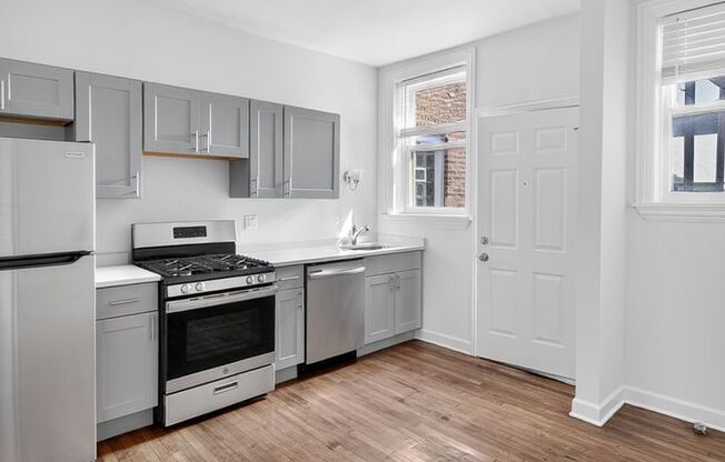 3 beds, 2 baths, 1,250 sqft, $2,600, Unit 6585-3