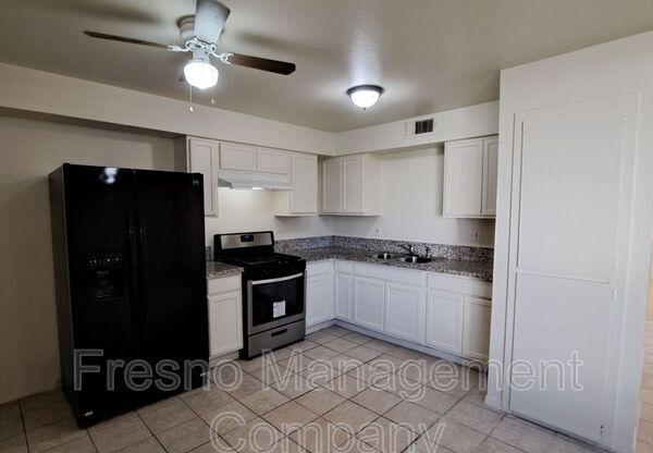 4422 E SIERRA MADRE AVE