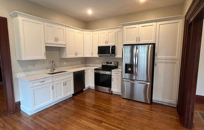 1 bed, 1 bath, 790 sqft, $1,100, Unit A