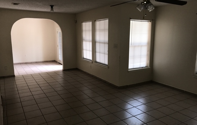 3 beds, 2 baths, $1,395