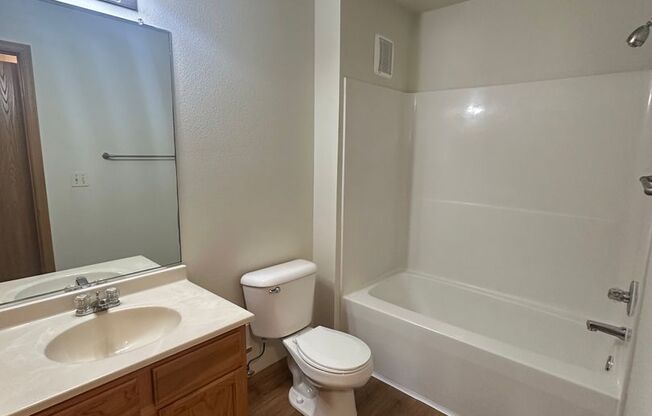 1 bed, 1 bath, 600 sqft, $975, Unit 02 #10