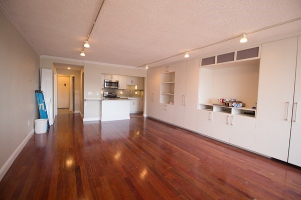 Studio, 1 bath, 691 sqft, $2,750, Unit 19G