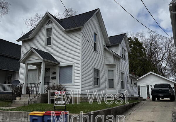 927 10 ST NW