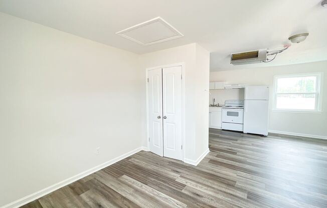 **12 newly remodeled units off White Horse Road**