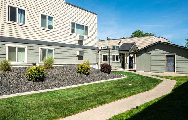 Americana | Exterior
