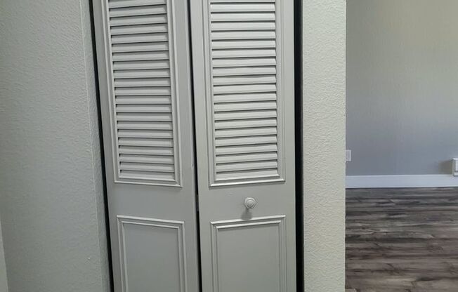 2 beds, 1 bath, 695 sqft, $1,250, Unit 505 D2