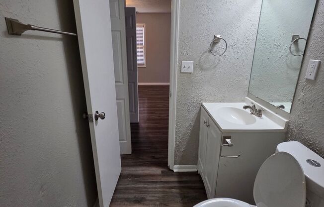 1 bed, 1 bath, 800 sqft, $800, Unit 08