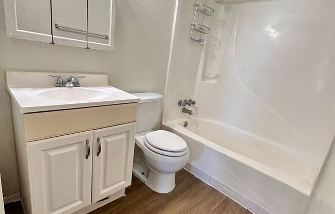 2 beds, 1 bath, 750 sqft, $700, Unit Unit 7
