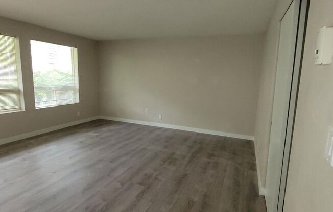 2 beds, 1 bath, $1,550, Unit 03