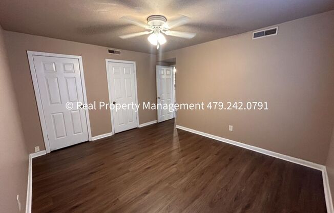 2 beds, 1 bath, 795 sqft, $600, Unit Apt - 2