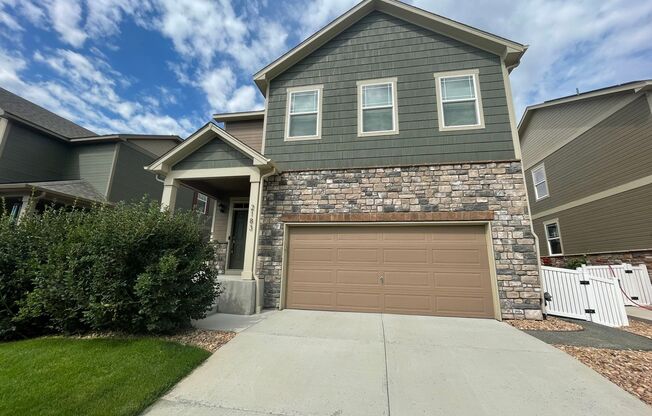 Beautiful 4 Bed 2.5 Bath in Longmont! Available September!!