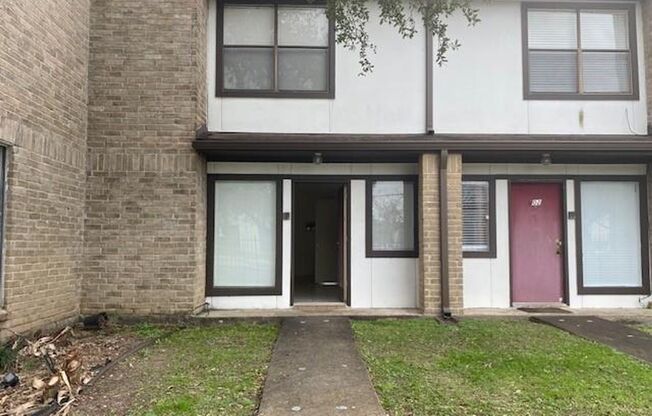 2 Bed 2.5 Bath