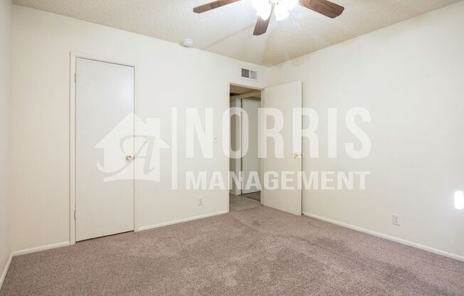 2 beds, 1 bath, 800 sqft, $900, Unit #1 (077)