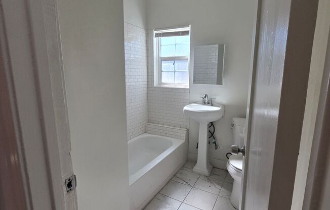 1 bed, 1 bath, $1,900, Unit 1317