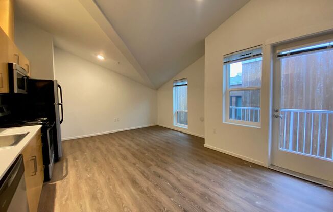 1 bed, 1 bath, 520 sqft, $1,795, Unit 5501-A