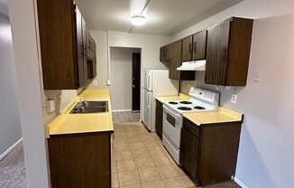 2 beds, 1 bath, 881 sqft, $975, Unit #203