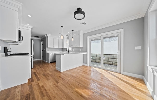 473 NEWPORT AVE