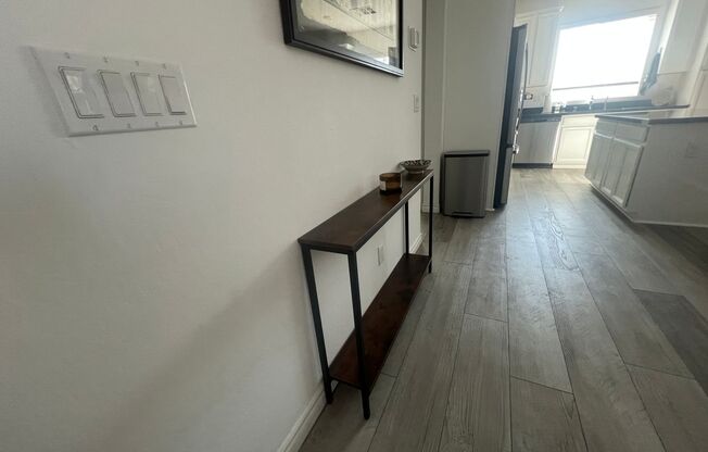 2 beds, 1 bath, $2,000, Unit UNIT # 72 20 72