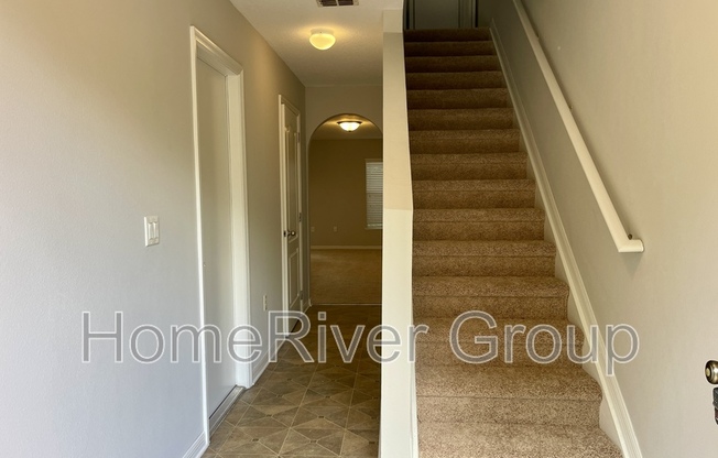 4447 ASHBURN SQ DR