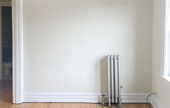 1 bed, 1 bath, 635 sqft, $1,950, Unit 4721-3