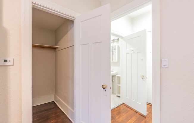 Studio, 1 bath, $1,169