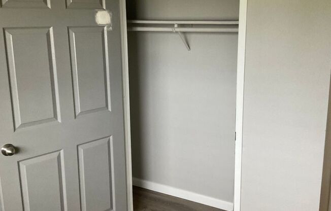 1 bed, 1 bath, 500 sqft, $1,100, Unit 41-B