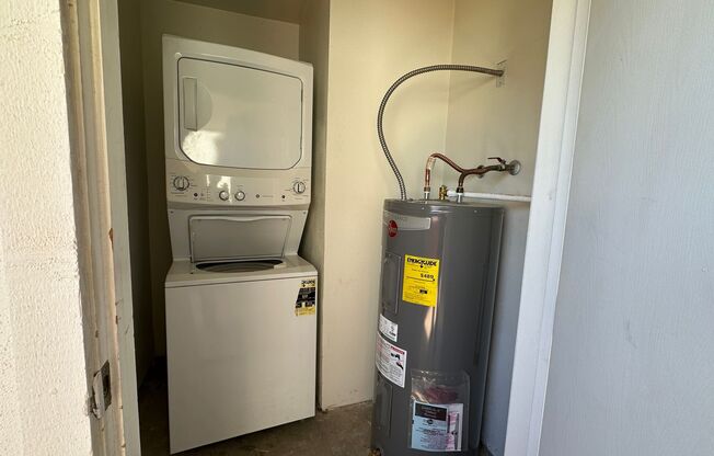 2 beds, 2 baths, 881 sqft, $1,700, Unit 228