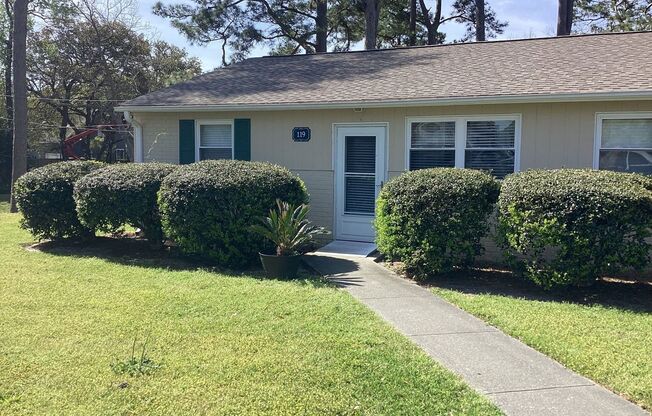 SEAGATE VILLAGE - Located off Greenville Avenue ~ Minutes to Wrightsville Beach!