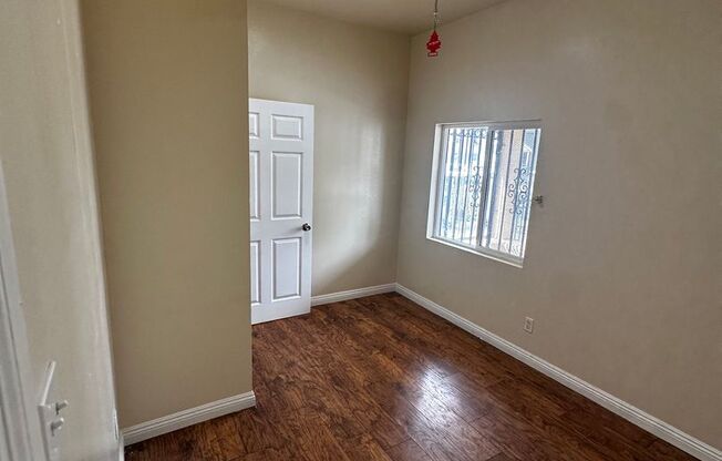 Welcome to 750 E 40th Pl