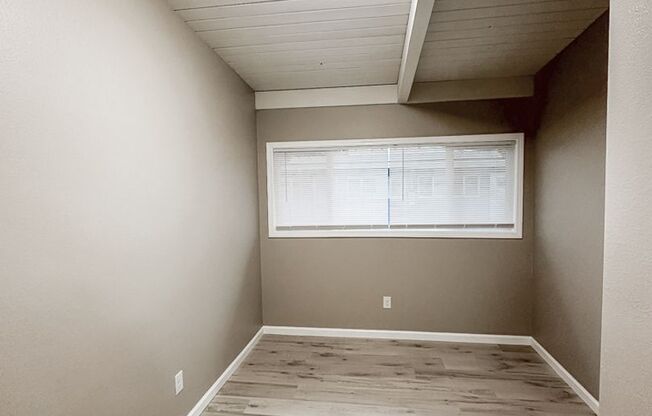 1 bed, 1 bath, 625 sqft, $1,200, Unit 09