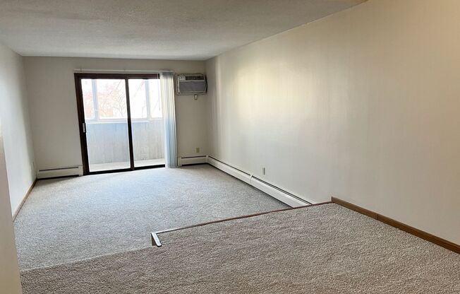3 beds, 2 baths, 1,300 sqft, $2,195, Unit 272