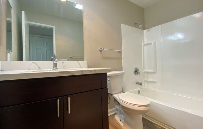 3 beds, 1 bath, $2,699, Unit 4964-07