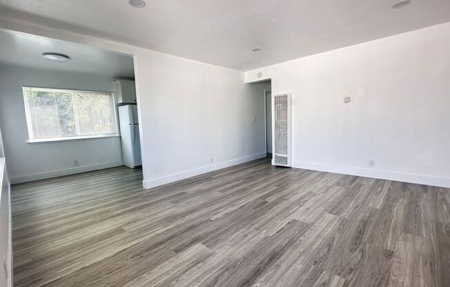 2 beds, 1 bath, 800 sqft, $2,300, Unit D