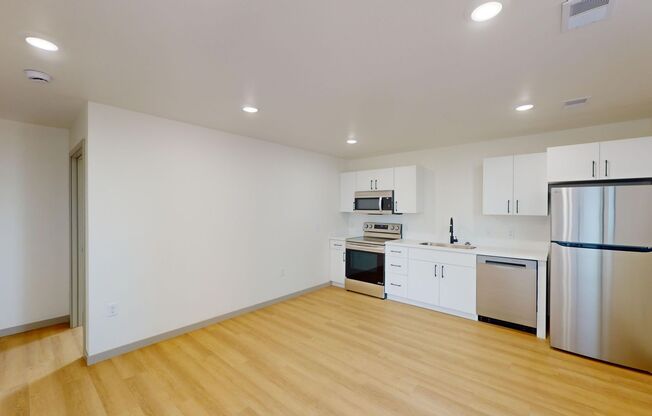 1 bed, 1 bath, 529 sqft, $1,460, Unit 6410-106