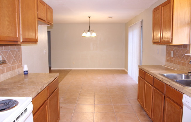 3 beds, 2 baths, $1,700