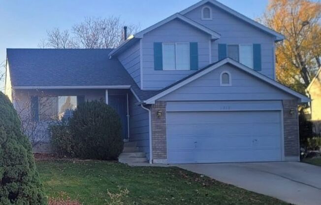 Spacious 3-Bed, 3-Bath Home with Finished Basement and Huge Backyard on Quiet Cul-de-Sac