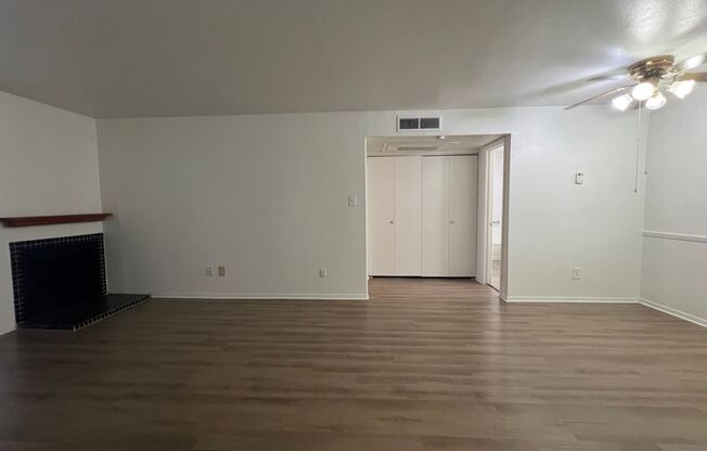 1 bed, 1 bath, 660 sqft, $950, Unit 215
