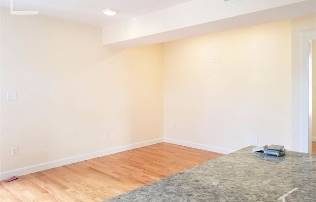 HOT ALLSTON LISTING!!!!