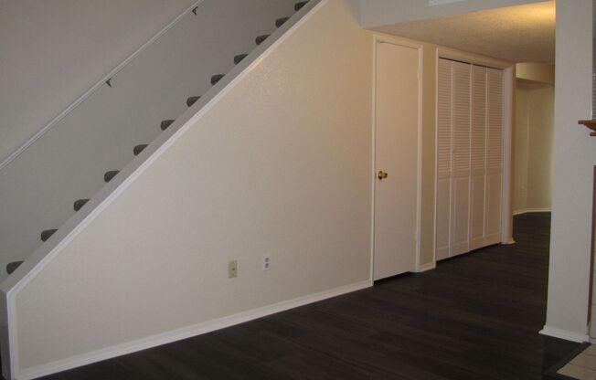 Condo in South West Bakersfield Private Community and Pool