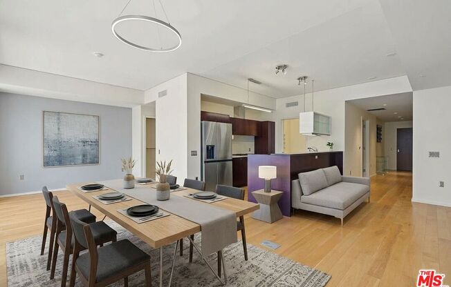 1 bed, 1.5 baths, 1,090 sqft, $3,000, Unit 302