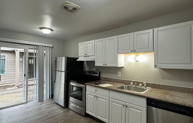 2 beds, 1 bath, 840 sqft, $1,350, Unit 717