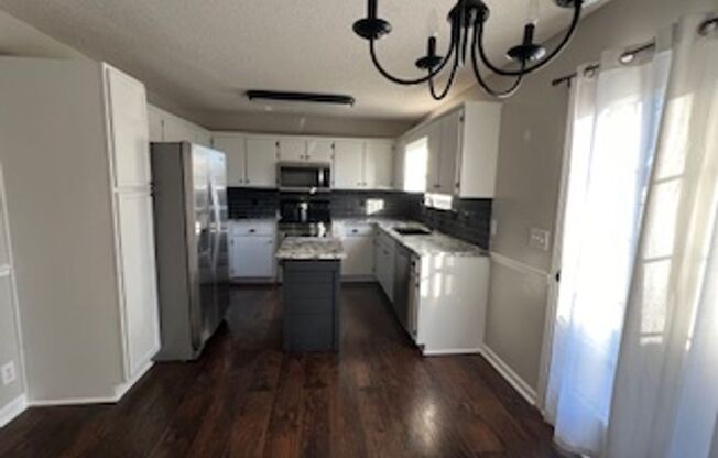 3 beds, 2 baths, $2,300