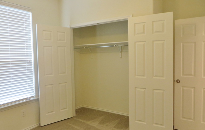 4 Bedroom 2 Bathroom Creekside At Georgetown Village Home