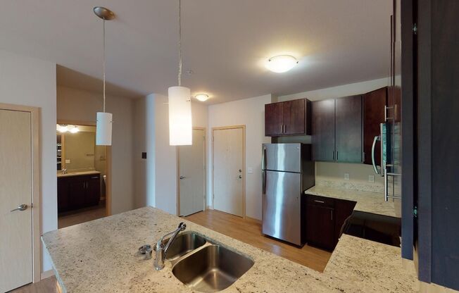1 bed, 1 bath, 553 sqft, $1,675, Unit 902-206