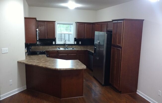 3 beds, 2.5 baths, $1,650