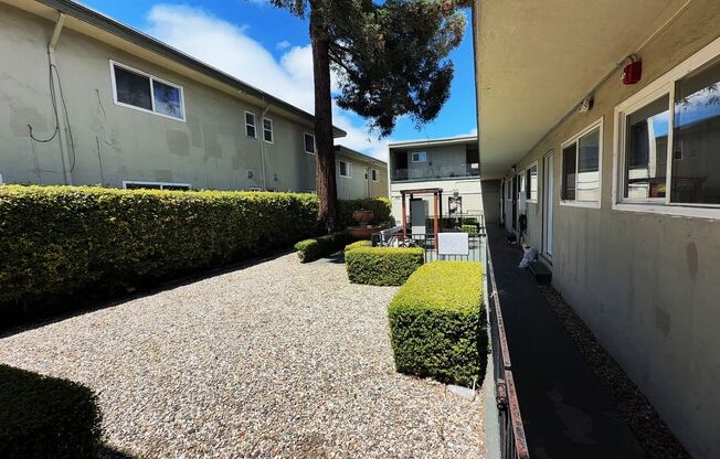 Spacious Apartment Homes | Close to Downtown Oakland