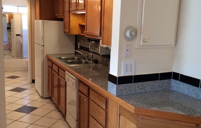 2 beds, 1 bath, 650 sqft, $1,930, Unit 680-101