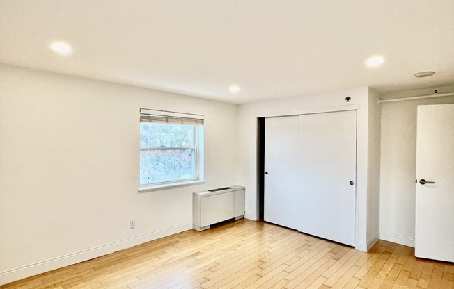 2 beds, 2 baths, 963 sqft, $3,950, Unit 1002